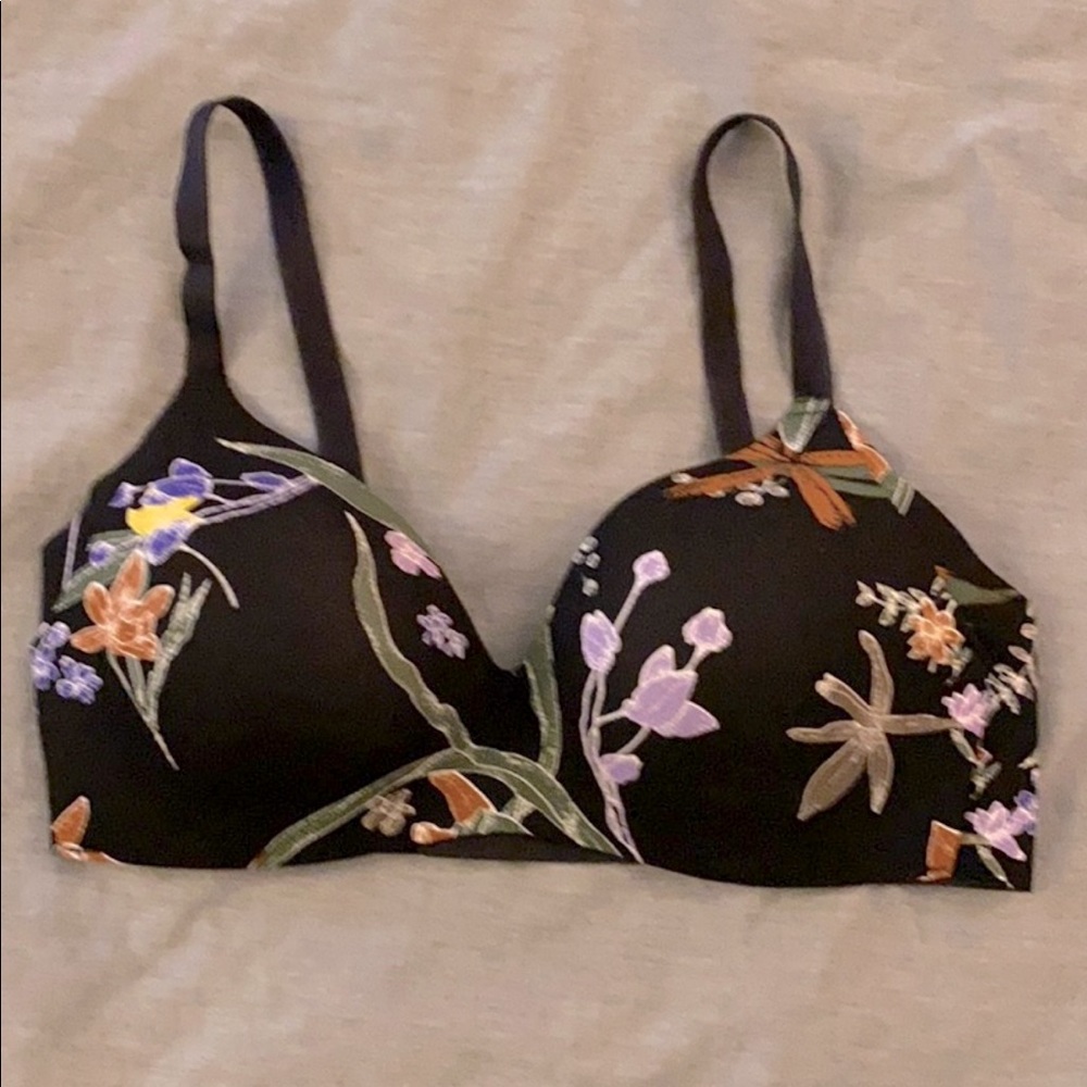 Knix — WingWoman contour